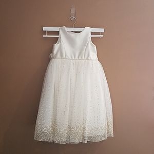 Girl's dress